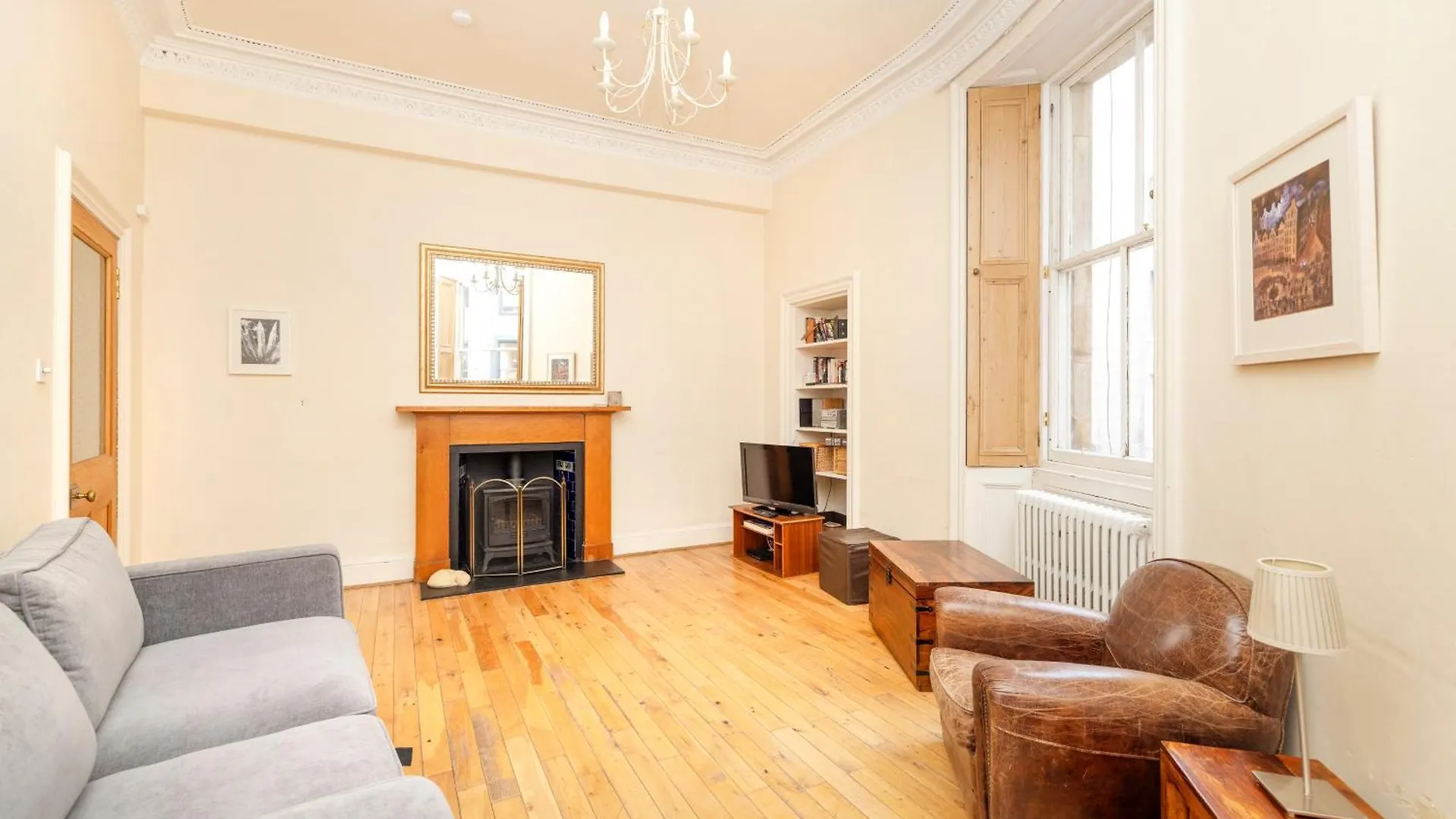Apartamento Joivy Charming Flat Near St Giles Edimburgo