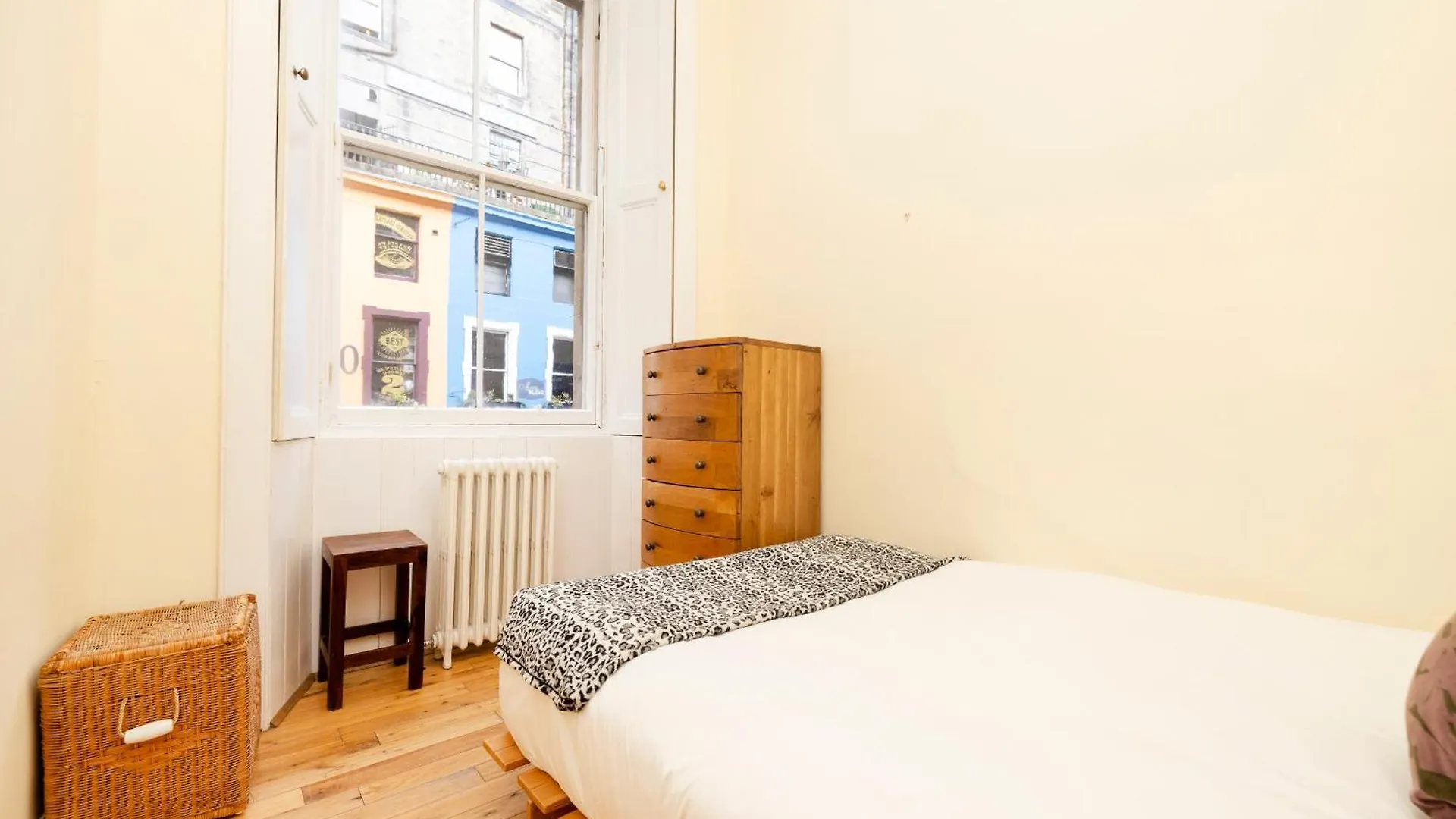 Apartamento Joivy Charming Flat Near St Giles Edimburgo